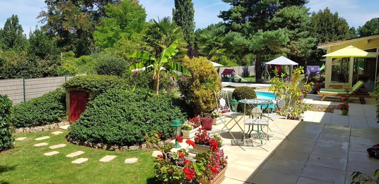 Domaine De La Dame Blanche Hotel Siorac-en-Perigord Exterior photo
